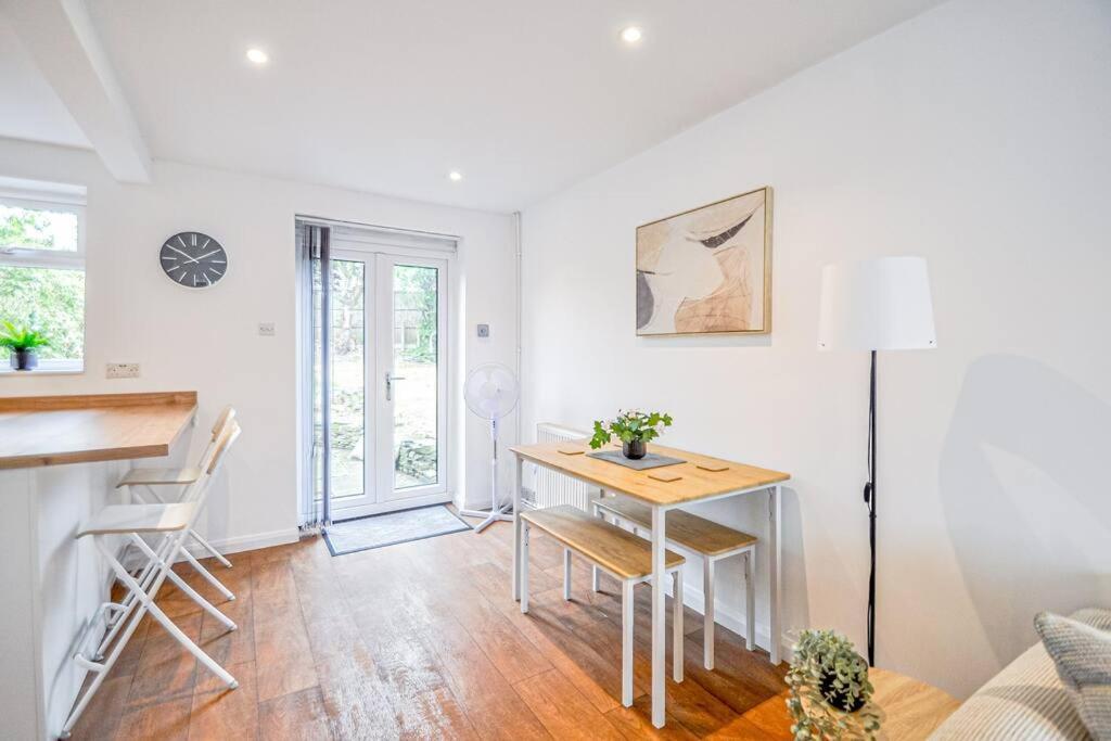 Entire House Sleeps 4 Near The River Thames Villa Maidenhead Buitenkant foto