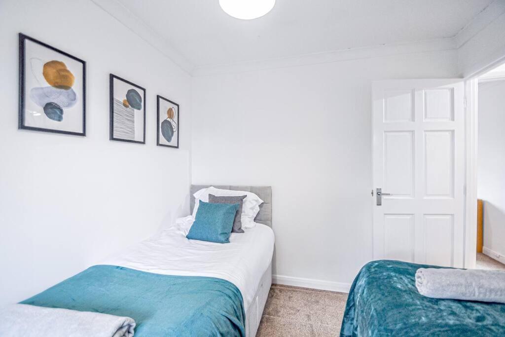 Entire House Sleeps 4 Near The River Thames Villa Maidenhead Buitenkant foto