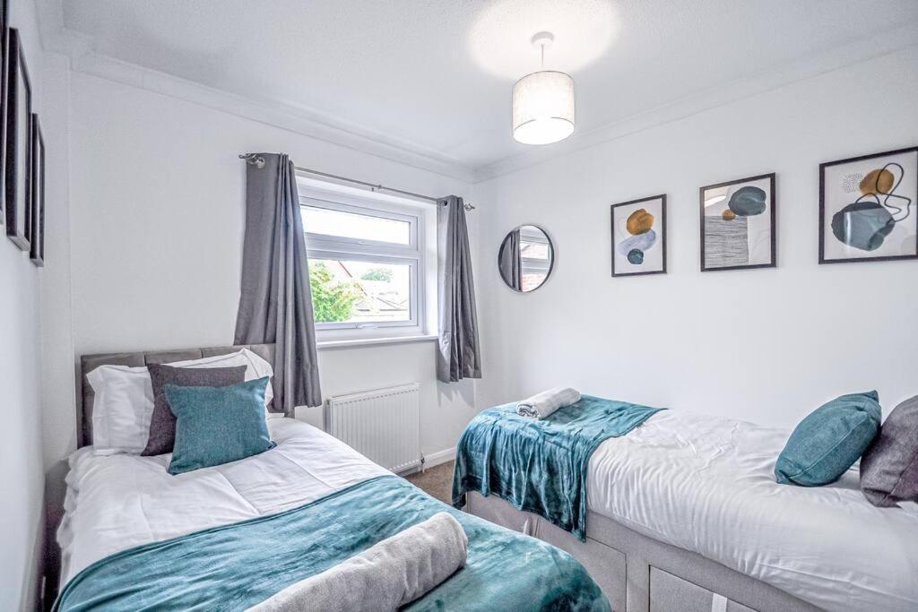 Entire House Sleeps 4 Near The River Thames Villa Maidenhead Buitenkant foto