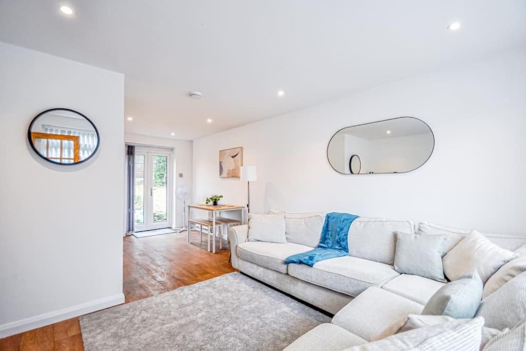 Entire House Sleeps 4 Near The River Thames Villa Maidenhead Buitenkant foto