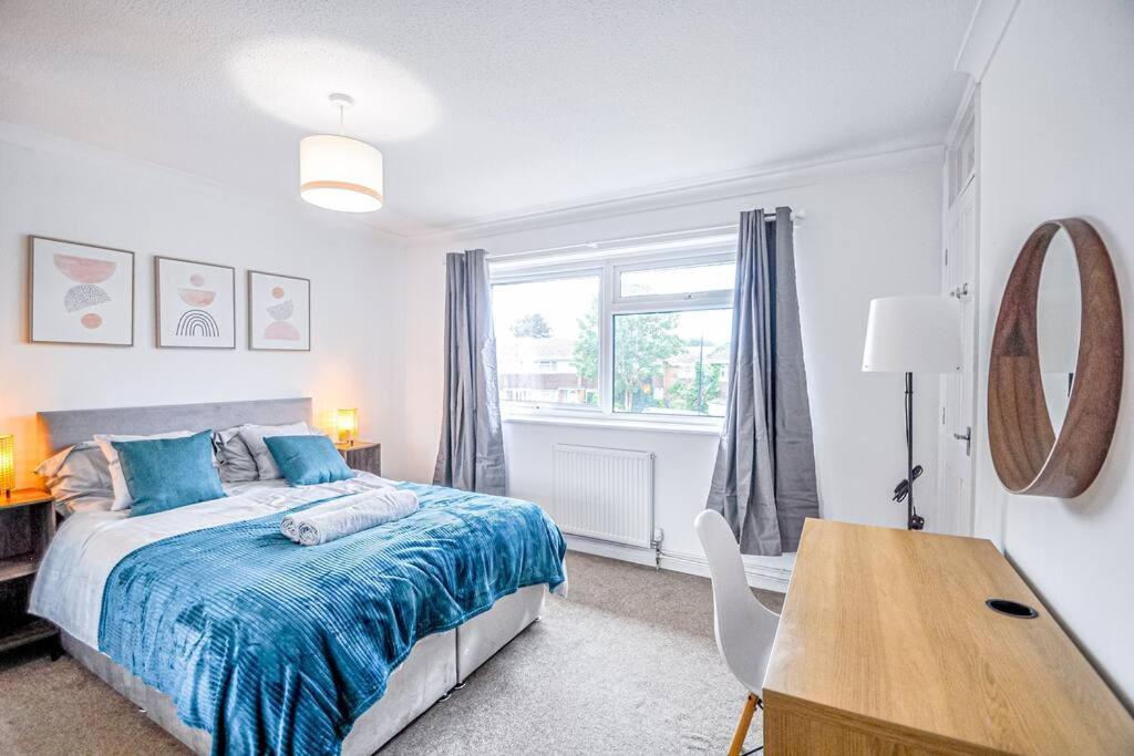 Entire House Sleeps 4 Near The River Thames Villa Maidenhead Buitenkant foto
